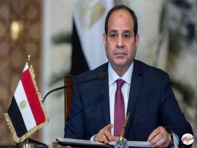 السيسى: القوات المسلحة دستورينا عليها مسئولية منع الدولة من السقوط