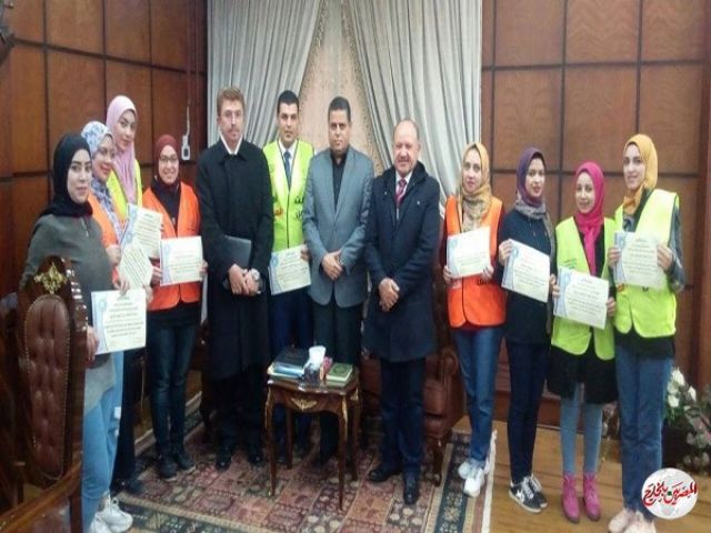 حملات توعوية بمخاطر الإدمان للعاملين بميناء دمياط