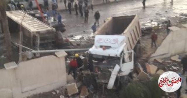 عاجل مصرع 18 شخصا فى حادث تصادم سيارة نقل وأتوبيس ببورسعيد