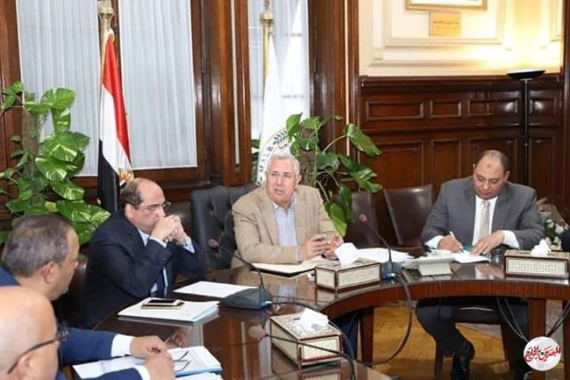 وزير الزراعة يبحث مع هيئة الإصلاح الزراعي الخدمات المقدمة للمزارعين وآليات تحصيل مستحقات الدولة