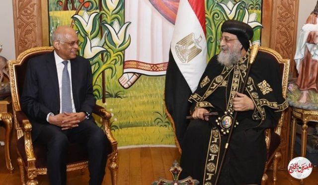 عبد العال يزور الكاتدرائية لتهنئة البابا تواضروس الثاني بعيد الميلاد المجيد