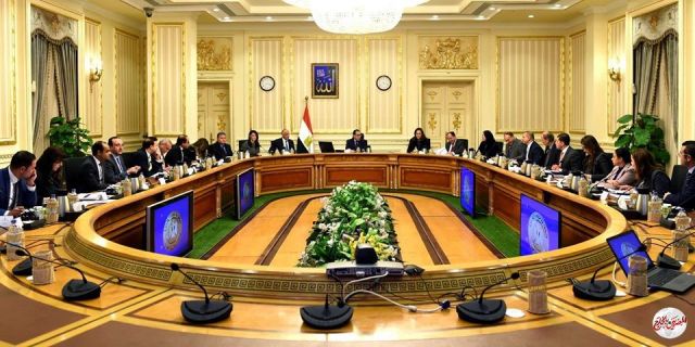 رئيس مجلس الوزراء :توفير مناخ جاذب للاستثمار وحل مشكلات المستثمرين على أجندة اهتماماتنا