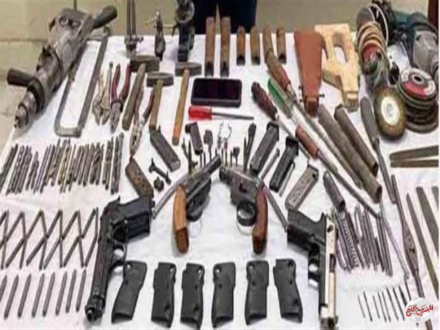 ضبط ورشة لتصنيع الاسلحة النارية يديرها عامل بسوهاج 