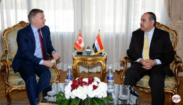 وزير الطيران المدني يستقبل سفير كندا بالقاهرة