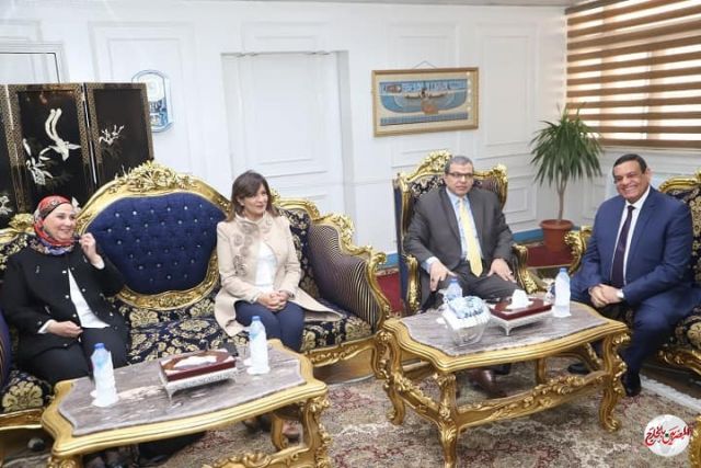 محافظ البحيرة يستقبل وزراء الهجرة والقوى العاملة والتضامن في بداية جولة "مراكب النجاة"