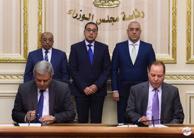 رئيس الوزراء يشهد توقيع إتفاقية لتصميم وتنفيذ مشروعات الصرف الصحي لقرى مبادرة "حياة كريمة"