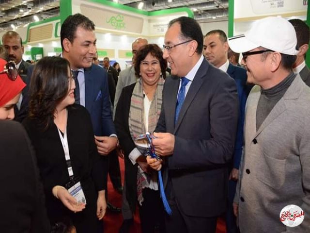 مدبولى" و"عبد الدايم" تفقدا المعبد الصينى فى معرض الكتاب