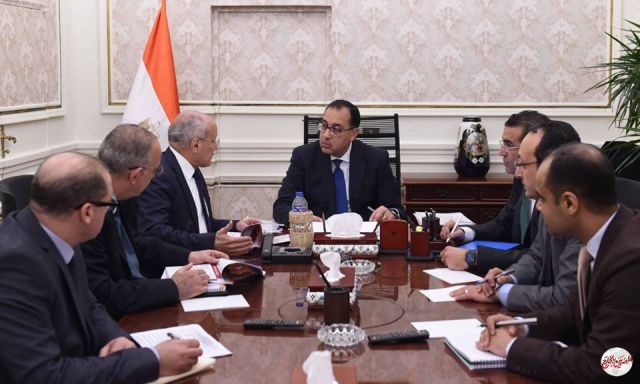 رئيس الوزراء يتابع مع وزير الدولة للإنتاج الحربي تنفيذ مشروع إنتاج الألواح الشمسية