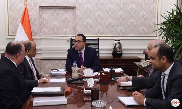 رئيس الوزراء يكلف بإحداث نقلة حقيقية يشعر بها المواطن على صعيد جودة الطرق والنظافة فى القاهرة والجيزة