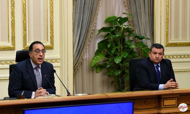 أسامة هيكل: إعلان قواعد وجداول إعادة العالقين بالخارج من خلال السفارات