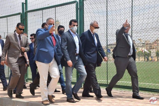 وزير الشباب والرياضة يفتتح عددا من المنشآت الرياضية داخل نادي العبور