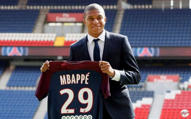 مكالمة كلوب تقرب مبابي من ليفربول