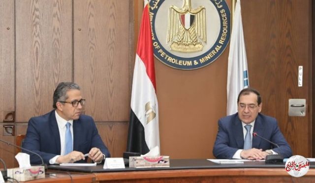 " الملا والعناني" يبحثان دعم القطاع السياحي فى ظل أزمة كورونا