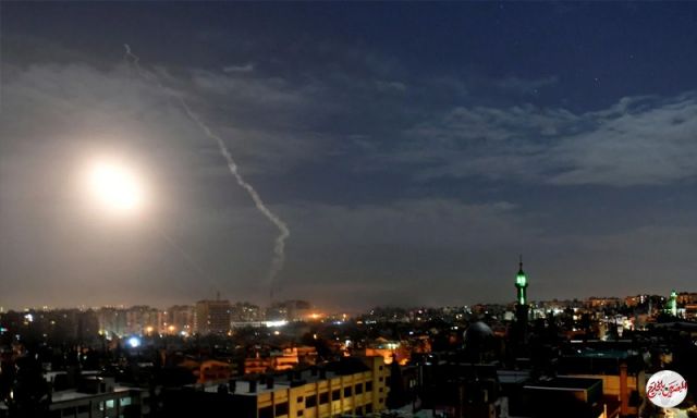 سوريا: 3 قتلى في سقوط شظايا صواريخ إسرائيلية بريف دمشق