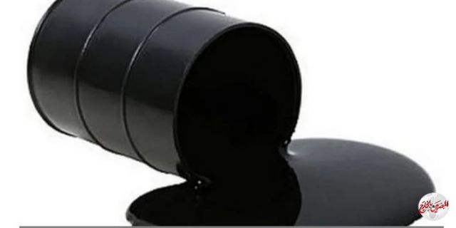 عقود النفط الأمريكي في يونيو تهبط لأقل من 12 دولارا للبرميل