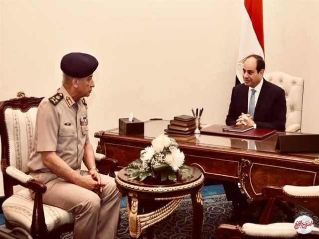 وزير الدفاع يهنئ الرئيس السيسى بمناسبة الإحتفال بذكرى العاشر من رمضان