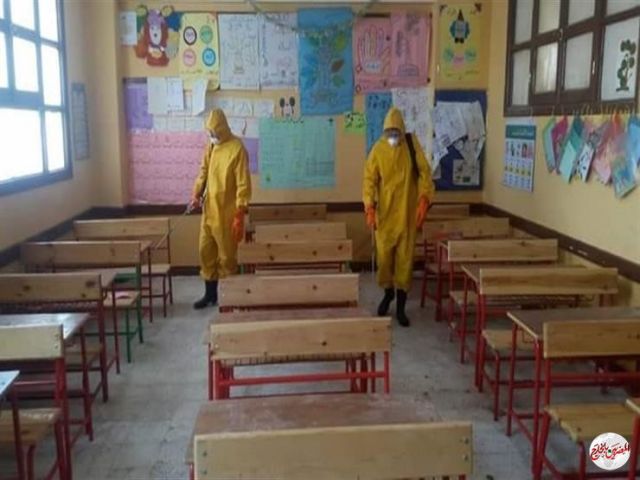 تطهير وتعقيم 12 لجنة لامتحانات الثانوية العامة بالوادى الجديد