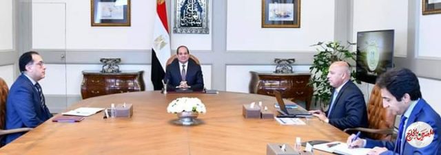 السيسي يطلع علي مشروعات وزارة النقل.... 