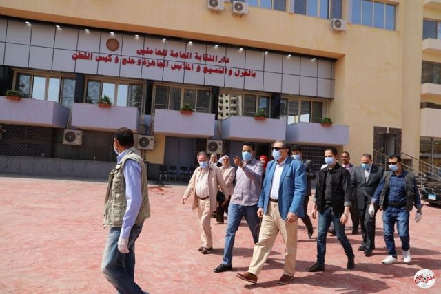 "سعفان" يتفقد فندق نقابة الغزل والنسيج