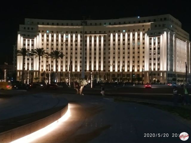 *وزير قطاع الأعمال العام يتفقد اللمسات النهائية لمشروع إضاءة ميدان التحرير*