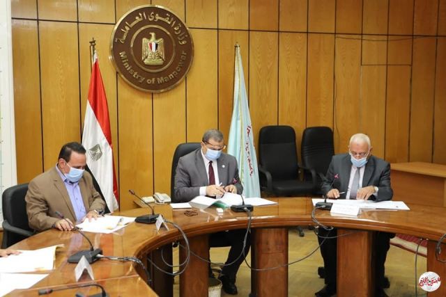 القوى العاملة: صرف 3.8 مليون جنيه إعانات طوارئ لـ 3 ألاف عامل باتحاد العمال والـ "الثقافية"