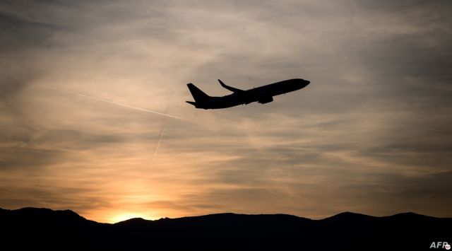 "وكالات": الصحة العالمية تعلق على استئناف الرحلات الجوية