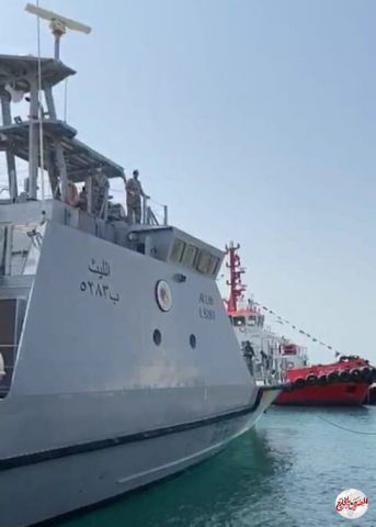 سفينة حرس الحدود السعودي  (الليث) تخلي بحارا صينيا وينقله للمستشفى