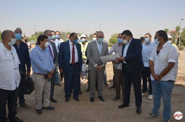 وزير الإسكان يتفقد مشروع إنشاء 104 عمارات بـ"الإسكان الاجتماعي ذى الطابع الحديث"
