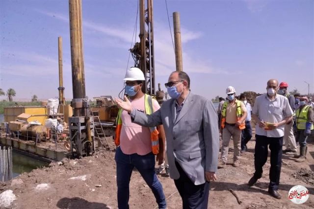 محافظ أسيوط يتفقد أعمال تنفيذ مشروع محور ديروط الحر