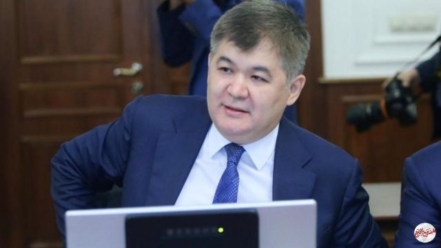 وزير الصحة في كازاخستان يدخل إلى المستشفى بسبب إصابته بفيروس كورونا المستجد