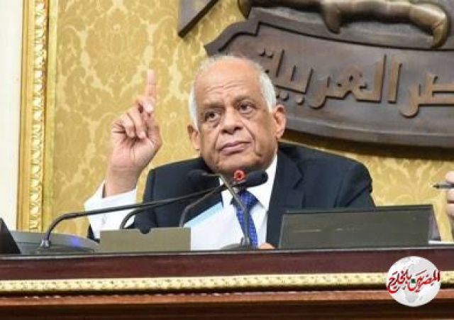 علي عبد العال يطالب النواب بارتداء الكمامة داخل القاعة