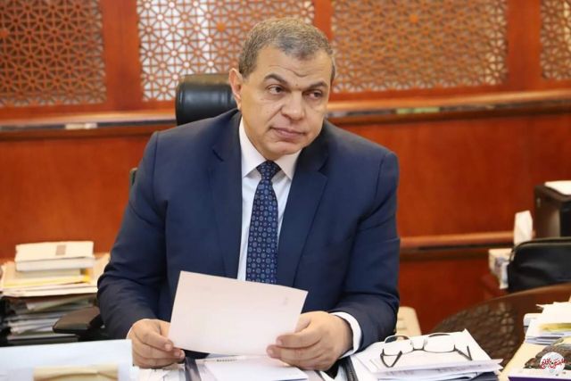 سعفان : صرف مرتبات العمالة المنتظمة بالسياحة