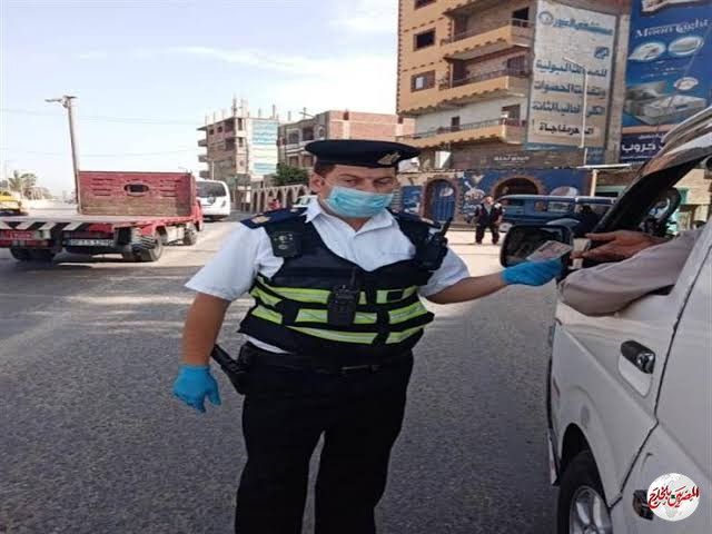 تغريم 46 قائد سيارة لعدم الالتزام بارتداء الكمامة بالشرقية