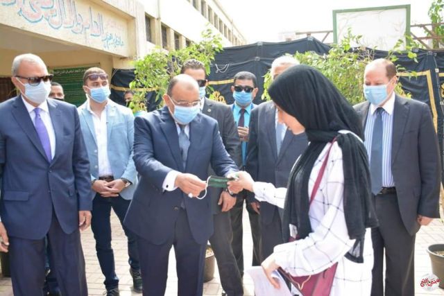 "شعراوي" يناشد أولياء الأمور بعدم التزاحم أمام لجان الثانوية العامة