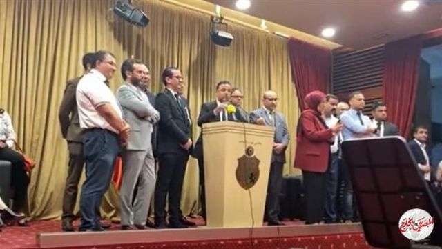فضيحة إخوان تونس.. انسحاب صحفيين من مؤتمر لـ النهضة بعد إهانتهم.