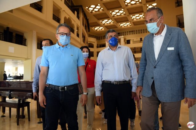 أمين عام السياحة العالمية يشيد بالتزام الفنادق بالإجراءات الاحترازية