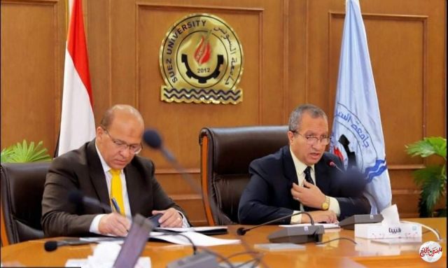 لجنة الجامعات الذكية تزور "السويس"
