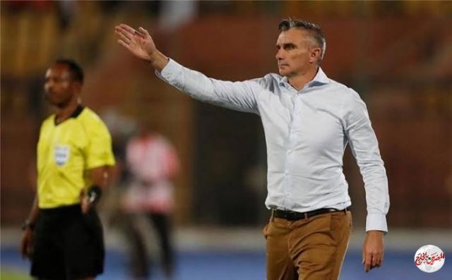 محاضرة فنية لـ كارتيرون قبل لقاء المقاولون بـ الدوري