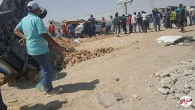 مصرع شخص وإصابة 8 آخرين في انقلاب ميكروباص بطريق السخنة