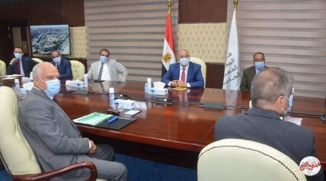 وزير الإسكان ومحافظ الجيزة يستعرضان مخطط تطوير منطقة وميدان المنيب