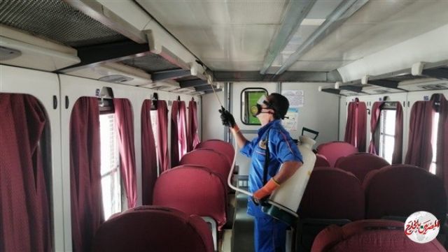 هيئة السكة الحديد تواصل أعمال تعقيم وتطهير القطارات لمواجهة فيروس كورونا
