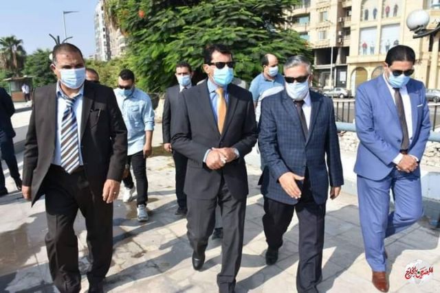 وزير الرياضة في جولة تفقدية بنادي الصحفيين