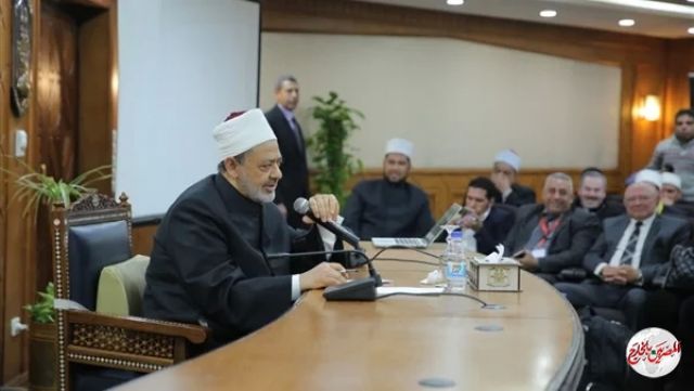 الإمام الأكبر يوجه مجمع البحوث الإسلامية بتكثيف الحملات التوعوية ودراسة المستجدات