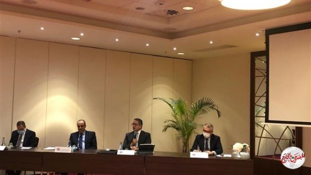 وزير السياحة والآثار يطير إلى بولندا لدفع الحركة إلى مصر