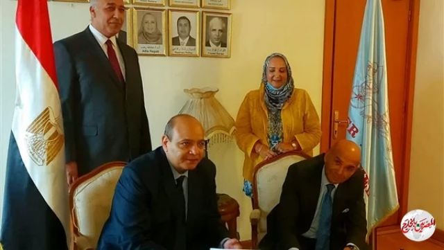 زيادة قاعدة العملاء.. توقيع اتفاقية تعاون بين مصر للسياحة واير كايرو