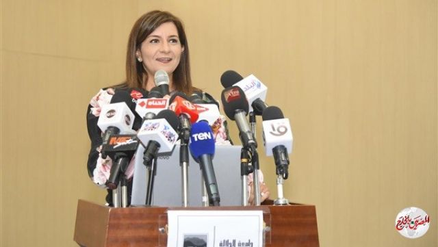وزيرة الهجرة: تنظيم زيارات لجامعة الجلالة لتعريف شبابنا بالخارج بالطفرة التعليمية في مصر