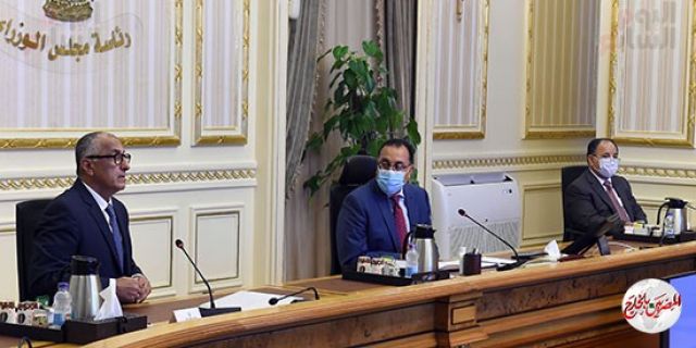 رئيس الوزراء يستعرض  مع عمرو طلعت الموقف التنفيذى لمشروعات وزارة الاتصالات