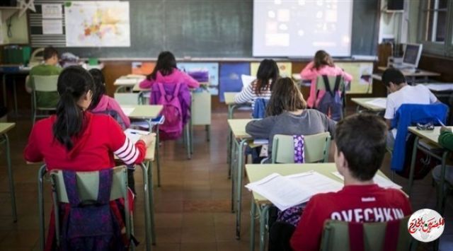 رغم تجاوز نصف مليون إصابة بكورونا.. إسبانيا تعيد فتح المدارس