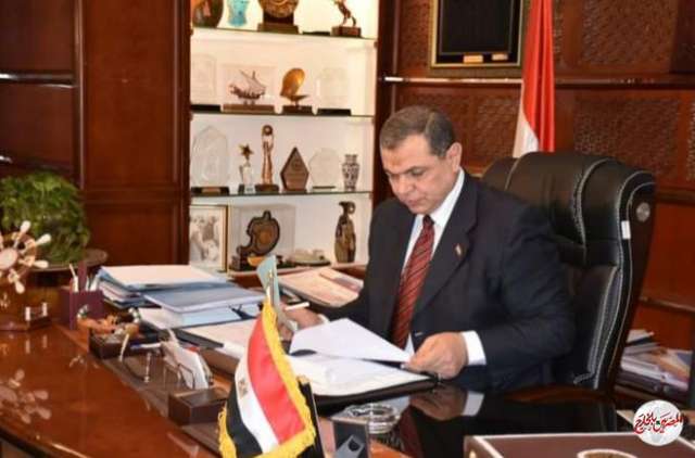 "القوي العاملة "اليوم قبول طلبات راغبي العمل علي 3مهن بمصنع للملابس بالوادي الجديد