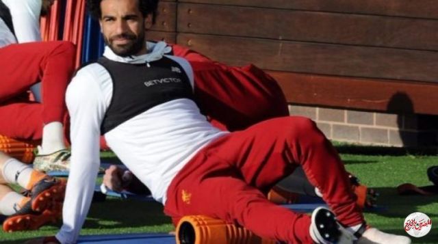محمد صلاح يقود تدريبات ليفربول استعداداً لضربة البداية فى البريميرليج
